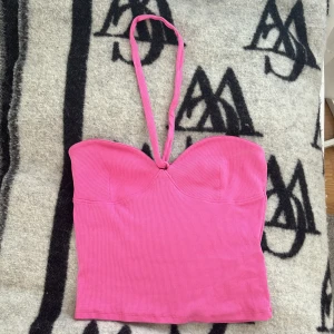 topp från gina🍸❤️ - en fin rosa färgad topp från gina som aldrig är använd🤌🏽