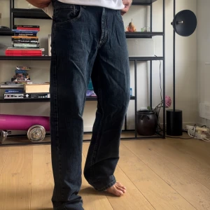 Wrangler - Relaxed fit - 30 x 32 - Nytt skick (oanvända) säljes för 249kr inom Sthlm