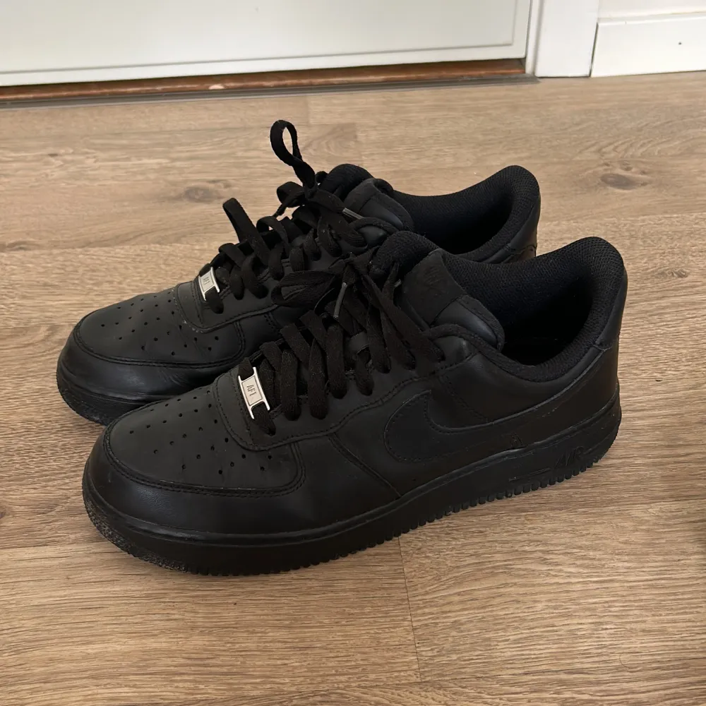 Air force 1 svarta online