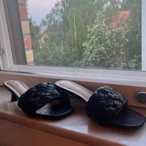 Klackar - Fint skick på ett par klackar, nästan aldrig använda!