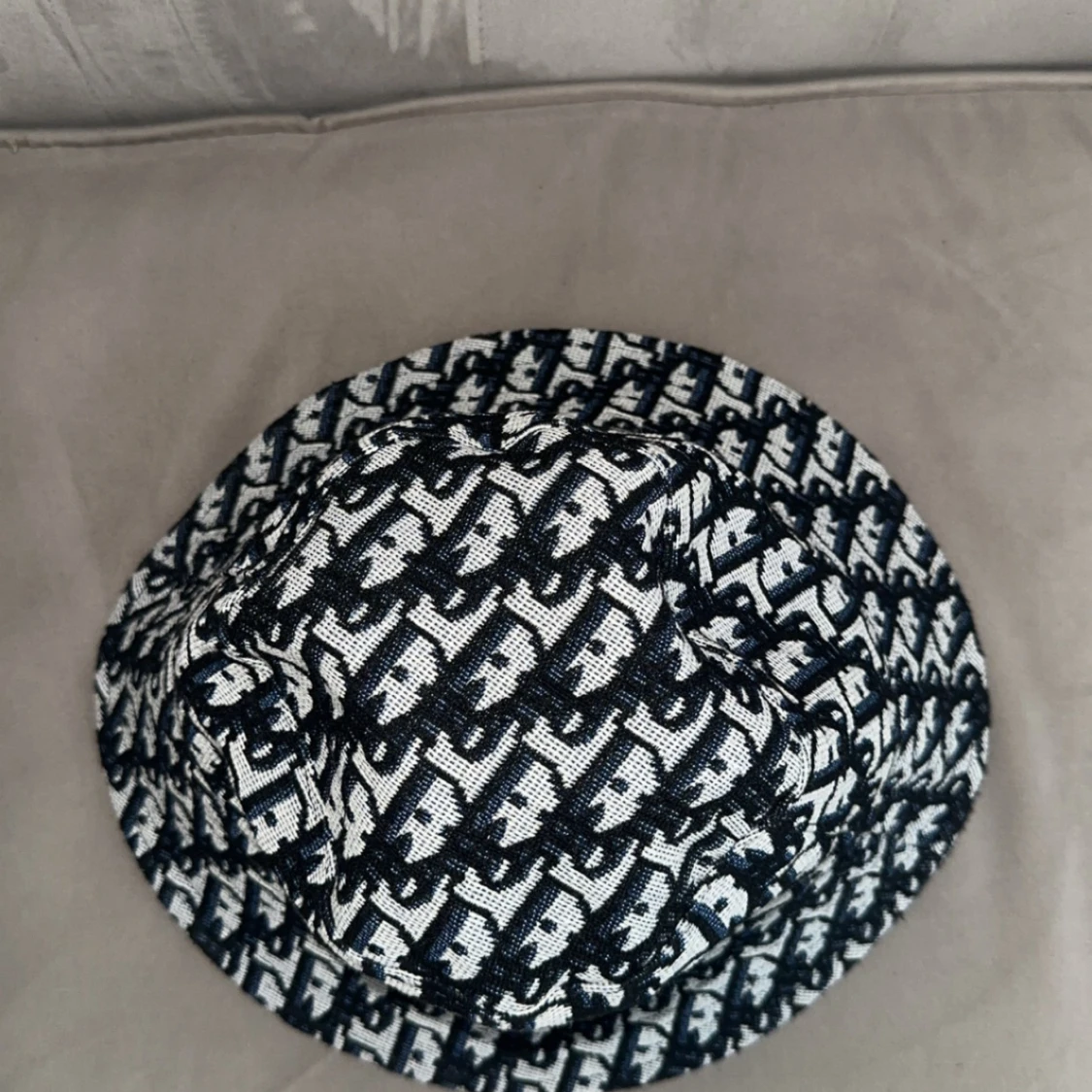 Dior bucket hat - 90