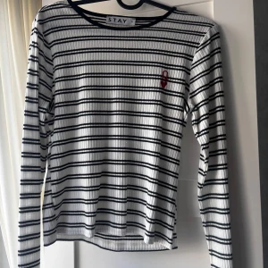 söt tröja. - från carlings, aldrig använd ❤️