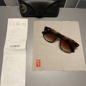 Rayban boyfriend  - Säljer nu mina rayban boyfriend i unikt mönster fint skick och väldigt trendiga just nu 