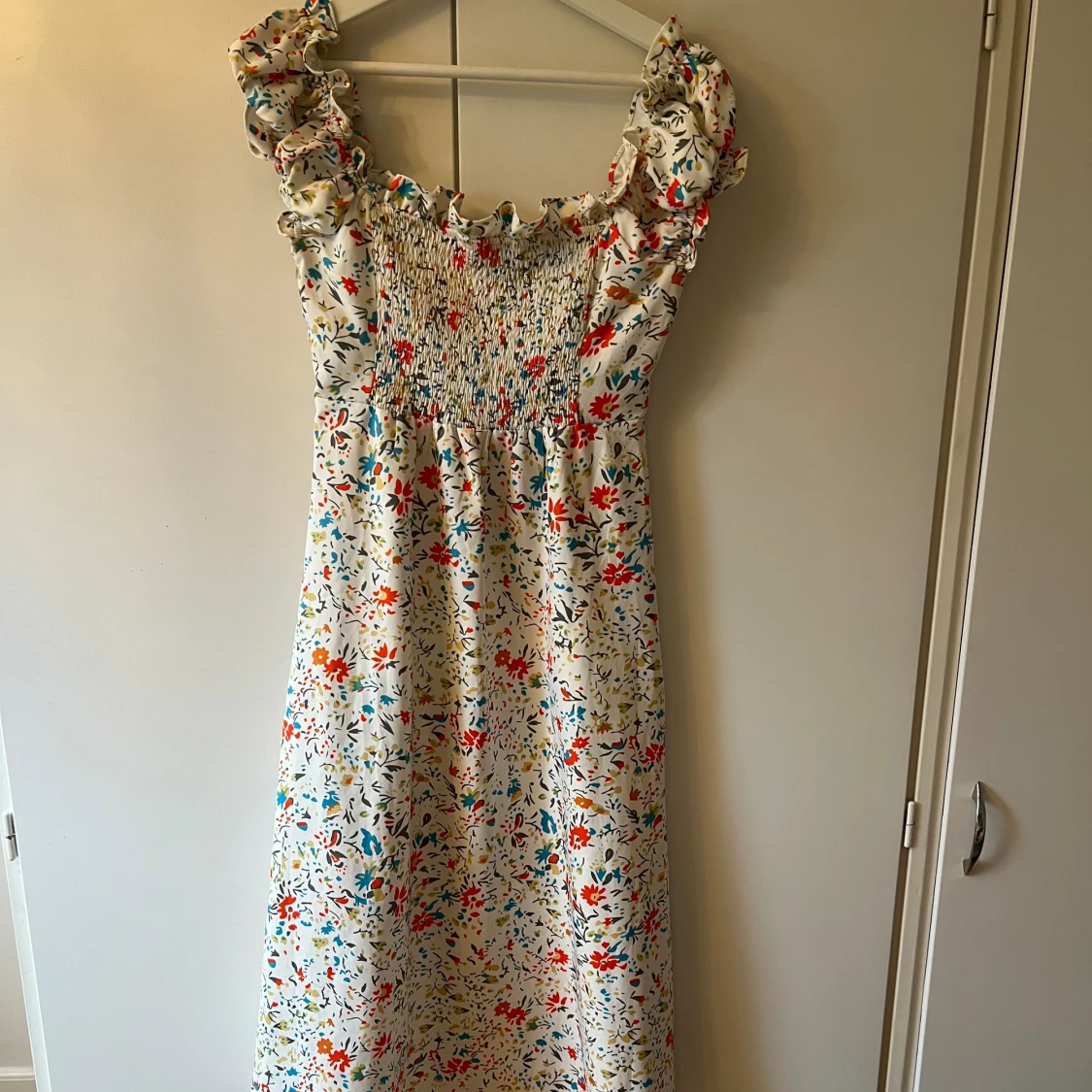 Söt blommig klänning - 90