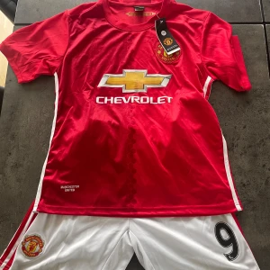 Man United kläder - Helt nya  16år