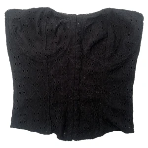 Korsett topp - Svart korsett topp från H&M💞Så fina detaljer. 