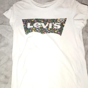 Levi's T-shirt  - Fin sick 
