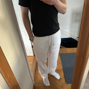 Linnebyxor - Säljer nu dessa linnebyxor från brothers! Storleken är M. De är i fortsatt bra skick!
