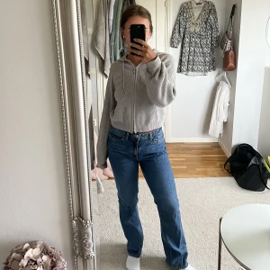 Jeans - Raka Jeans från weekday i modellen Voyage, storlek 29/30. Använda fåtal gånger 