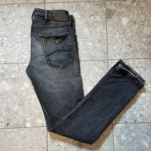 Armani jeans strl 30/32 - Säljer dessa Armani jeans i bra skick storlek 30/32