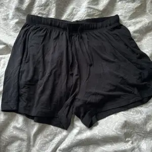 Shorts från märket ”Emilia”. Aldrig använda