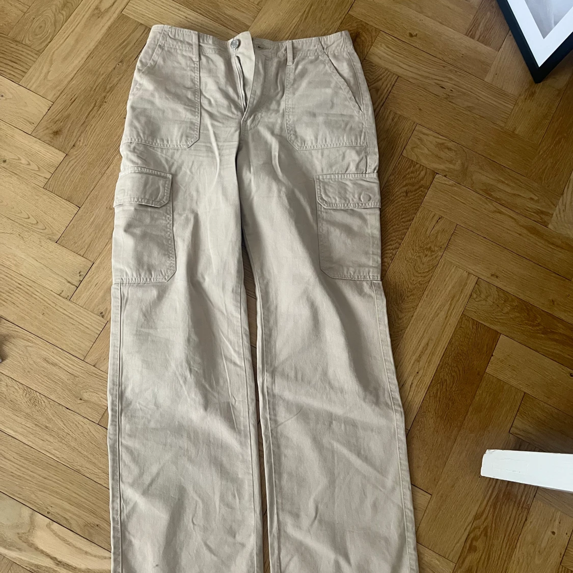 Beige Cargo-byxa från Zara