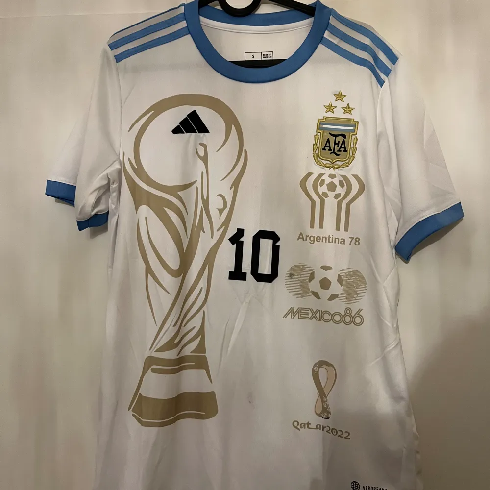 World Cup Argentina fotbollströja, toppskick. . Sport & träning.