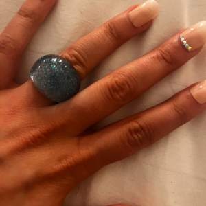Blå glittrig ring 🩵💍✨🪩