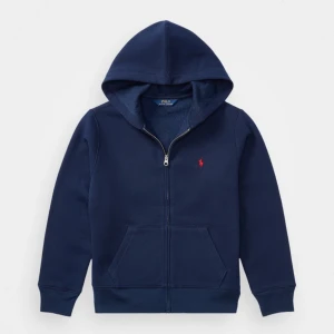 Polo Ralph lauren zip up hoodie - Säljer polo tröja för att den inte kommer till andvändning. Den är i storlek M på barn och är 146-152. Den är i 9/10 i skick och kan göra ens outfit 10x bättre