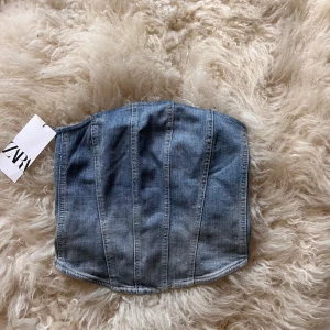 Jeans top från zara xs - Jättefin ny jeans top från zara i storlek xs 