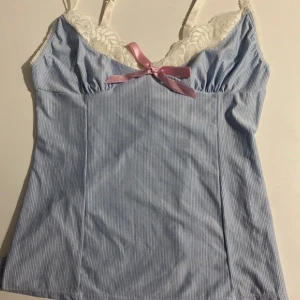 Victoria’s Secret linne  - Supergulligt nattlinne från Victorias Secret. Storlek M men jag skulle snarare säga att den är S. 🤍