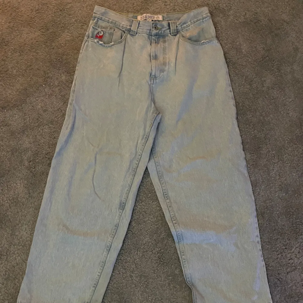 Ett par jeans från Polar Skate Co i modellen bigboy med storleken M. Jeans & Byxor.