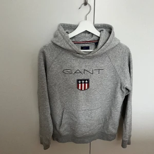 Gant hoodie  - I fint skick, stl 158/164 (13-14years).