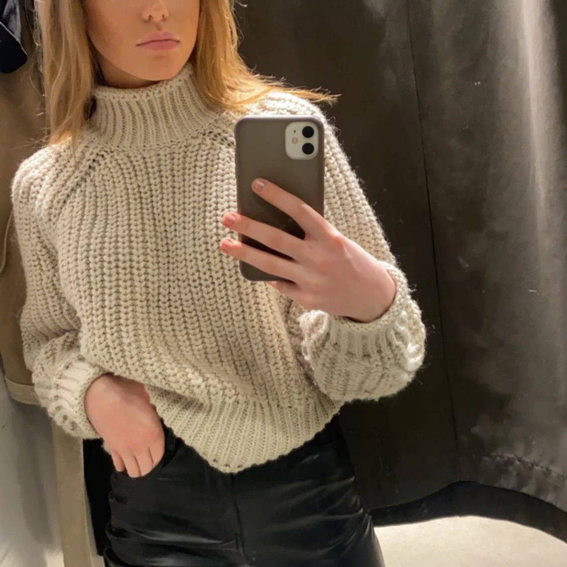 Beige stickad tröja