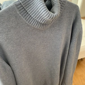 Stickad tröja - Stickad tröja i bra skick! Oversize