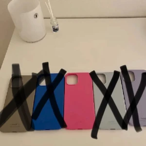 Holdit mobil skal - Jag säljer detta rosa mobilskal. Då jag ska byta mobil, helt nytt skick endast användt få tall gånger 🥰🥰🥰nypris 199kr säljer för 50kr