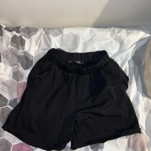 Shorts - Svarta sköna shorts från Lager 157♥️ Storlek: XS ♥️♥️♥️