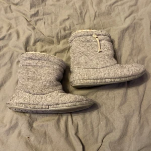 Tofflor  - Säljer tofflor från din sko i storlek 38 fint skick🩷👚