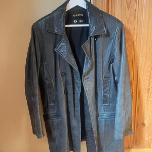 GATTO Läderjacka - Aldrig använd läderjacka köpt på secondhand för 950kr. I mycket gott skick 