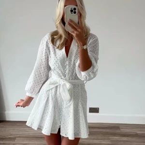 Klänning  - Slutsåld zaraklänning💕💕helt oanvänd med prislapp kvar (lånade bilder)