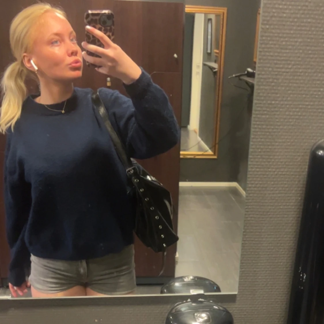 Blå stickad tröja 💙💙