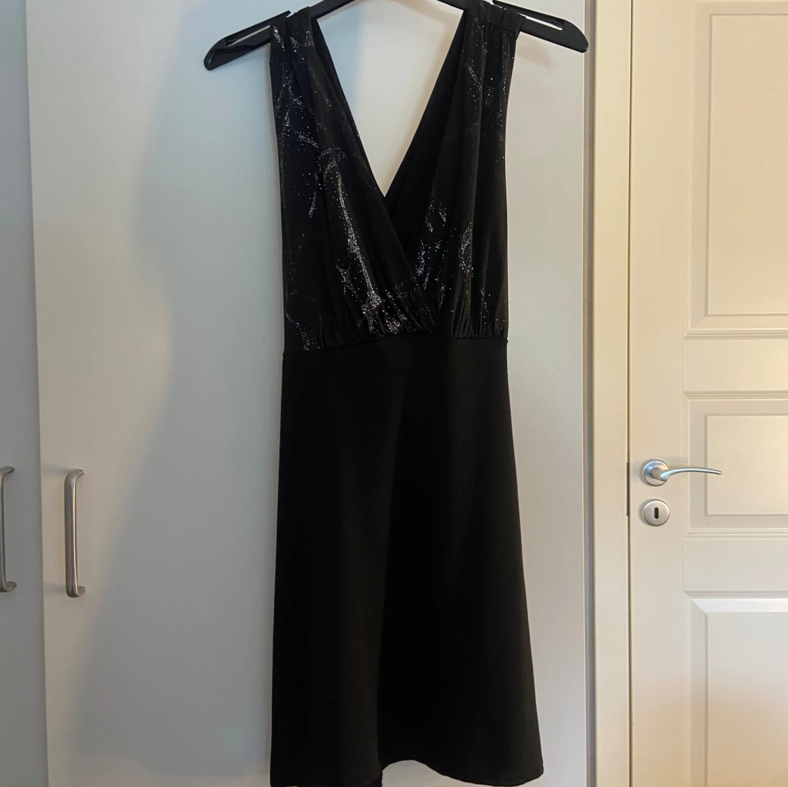 Kort glitter klänning 