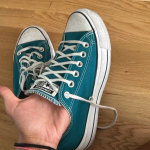  Converse skor  -  Jättefina och Converseskor vill sälja dem för de var för stora helt nya använda bara en gång❤️