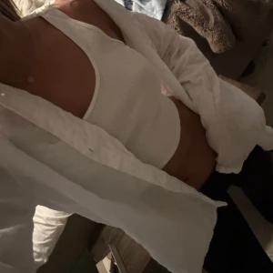 Linne ribbat - Snyggt ribbat linne från Gina, bra skick!