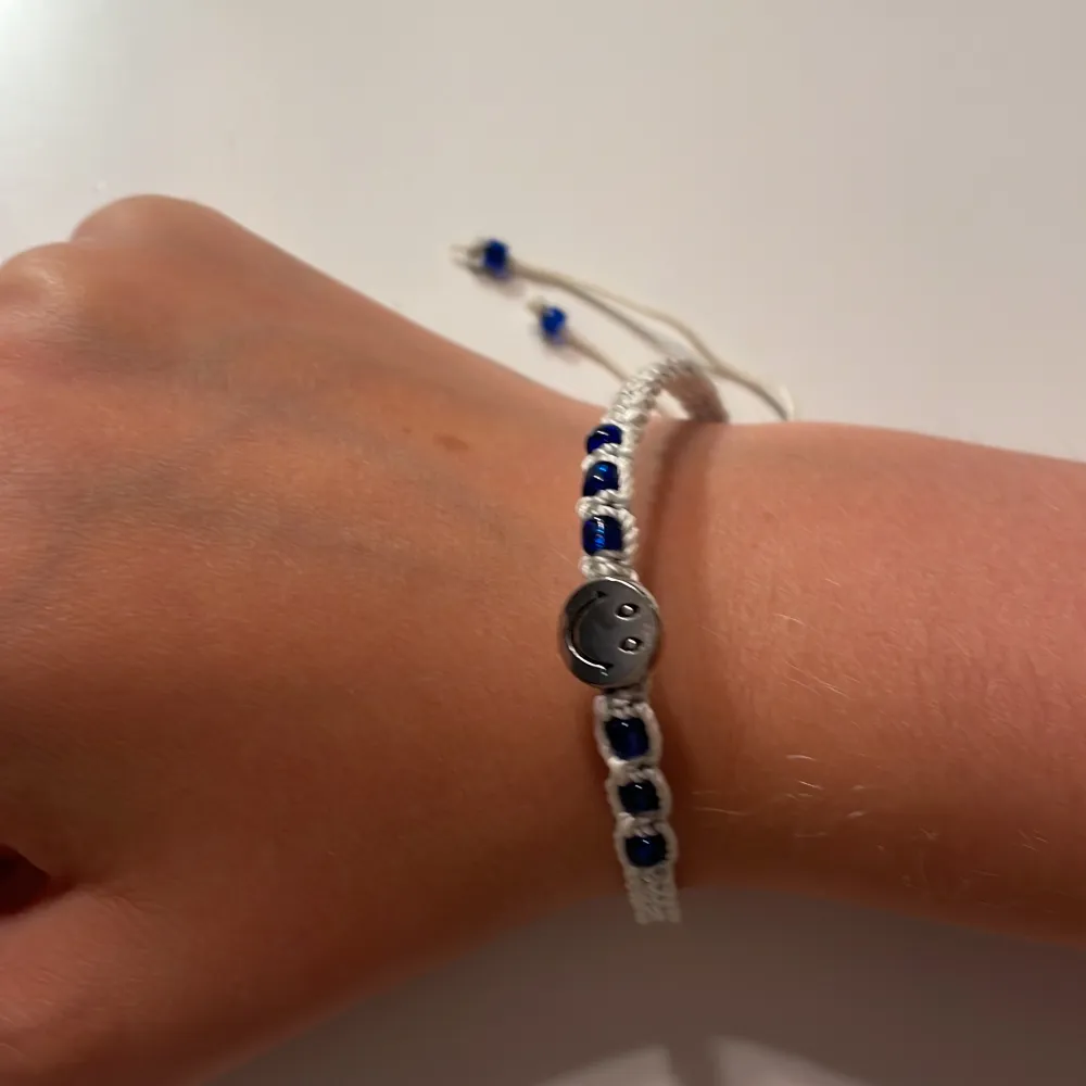 2 st fina armband även köpta utomlands som inte används❤️. Asusteet.