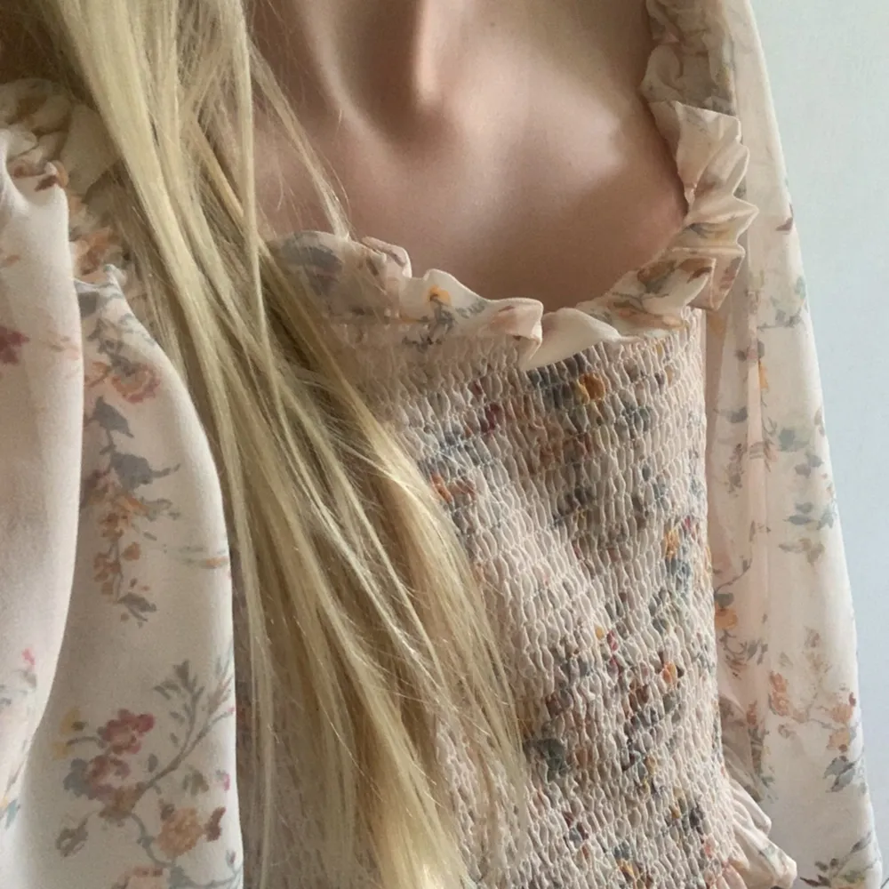 Fin många Blom ditalier och luftig så den passar perfekt till sommaren.. Puserot.