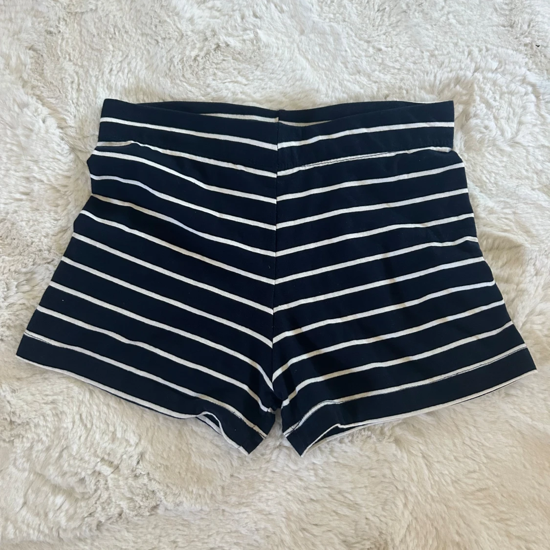 Vitt Randiga mjukis shorts