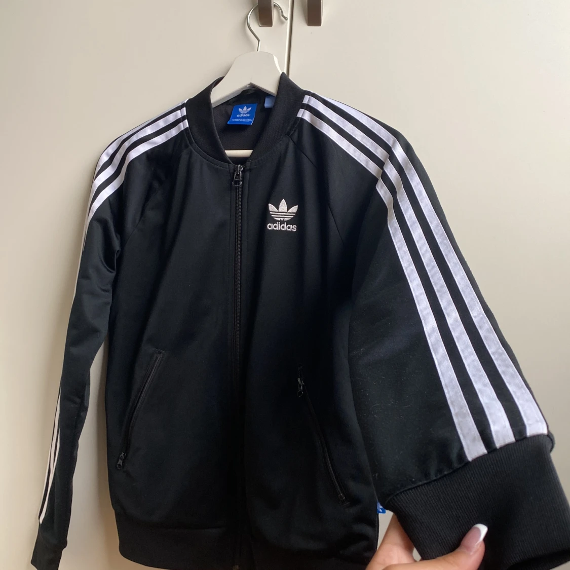 Svart Adidaskofta  - 90