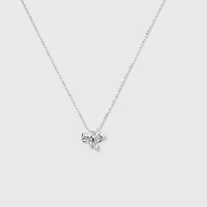 Sjukt fin halsband från syster p i modellen ”Rosie mini necklace”. Helt nytt, oanvänd då jag fick tillbaka två när jag lämna in mitt andra som hade gått sönder, nypris är 899kr