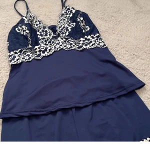 Pyjamas - (lånad bild!) Säljer detta sett då den var lite för liten för mig! Intimissimi liknande o skönt material😊