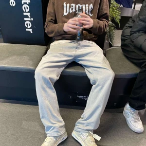 Weekday - Hej säljer nu dessa Weekday byxor, då dom är för stora för mig!