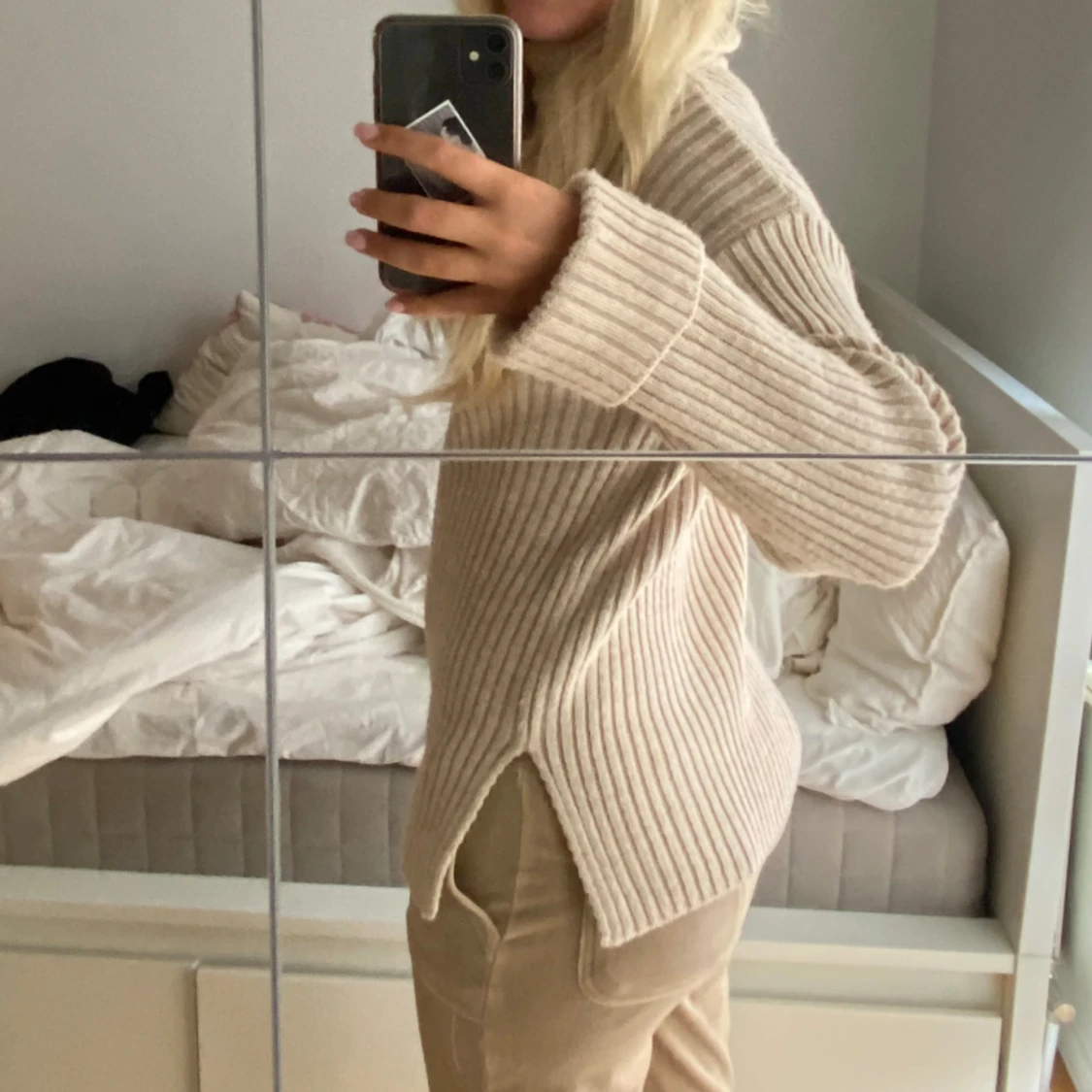 Beige stickad tröja - 91