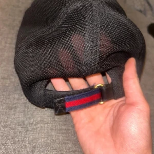 Gucci kingsnake medium  - Säljer eller byter denna keps har ledsnat köpt för 3700 för jätte längesen och kan gå ner i pris vid snabb köp 