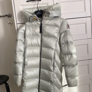 Parajumper  - Denna Parajumper har aldrig använt helt ny helt fräscht.