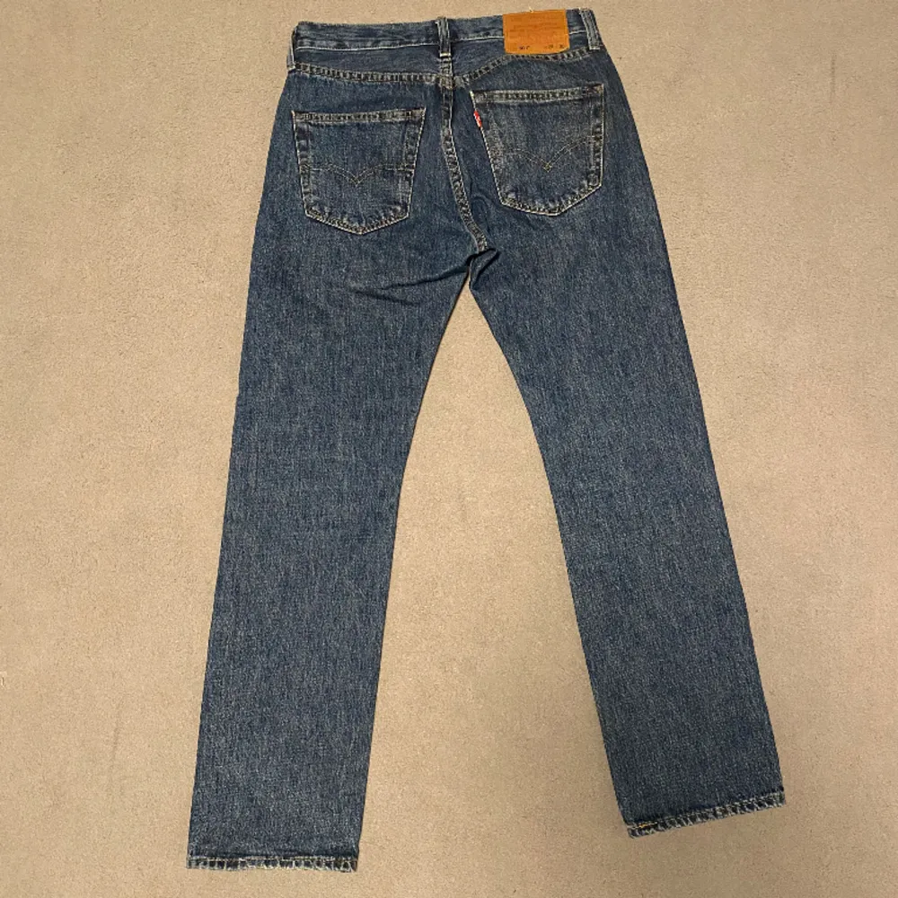 Levis jeans i toppskick. Hör av dig vid frågor!. Jeans & Byxor.