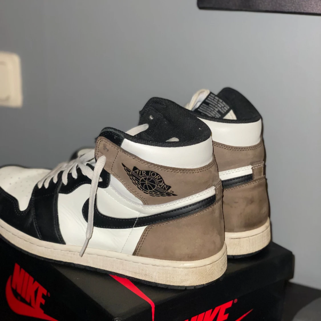 Jordan 1 Mocha  - 91
