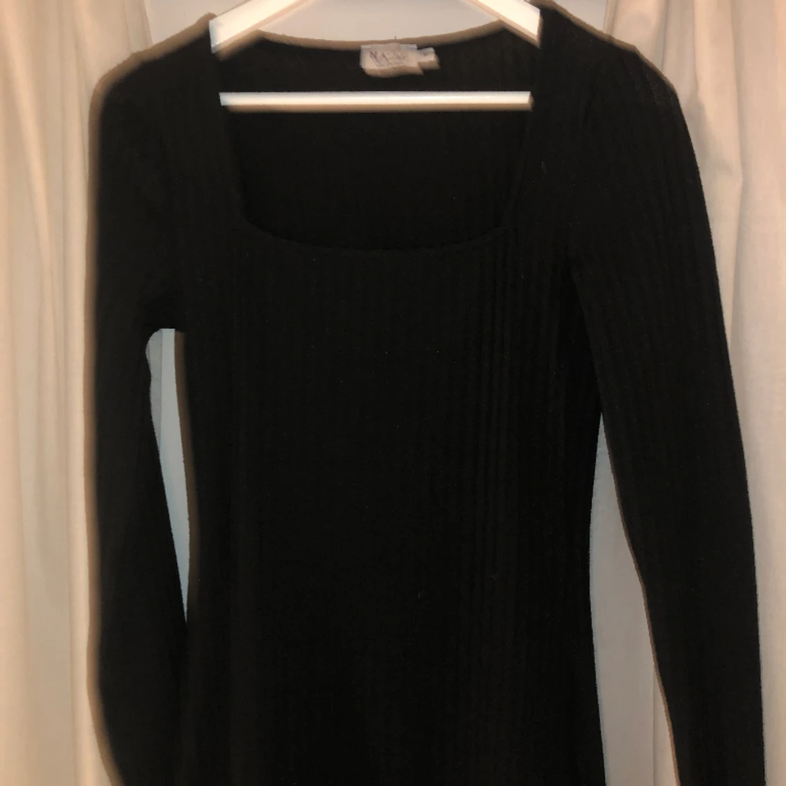 Svart ribbad långklänning  - 91