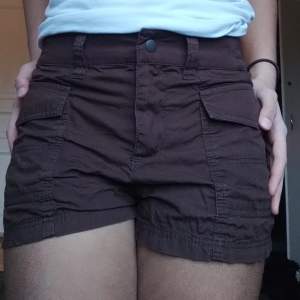  ☆ bruna cargo shorts köpta på H&M! Säljer då de inte passar längre☆