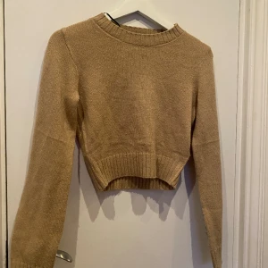 Två tröjor - Båda är i bra skick använd några gånger 100kr för båda