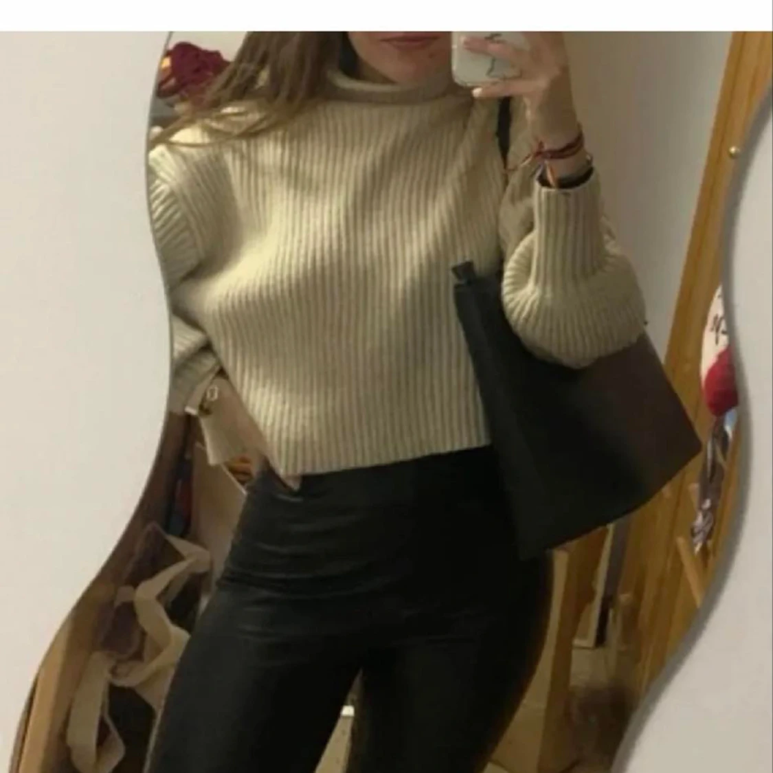 Stickad croppad tröja